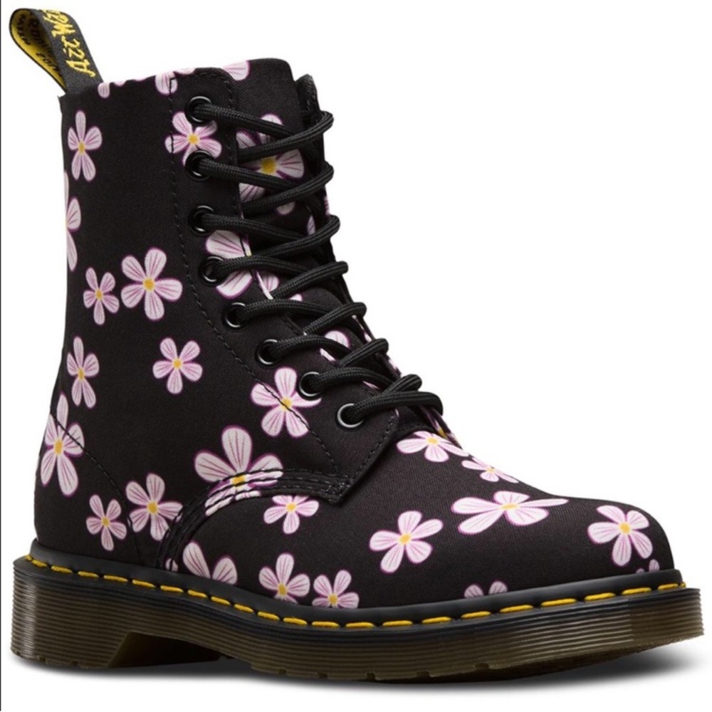 NO LONGER AVAILABLE

Dr. Martens Black Boots with Pink Floral Pattern